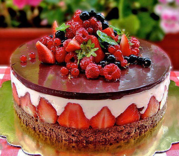 http://itsagoodenoughthing.files.wordpress.com/2012/07/cohoc-torte.jpg