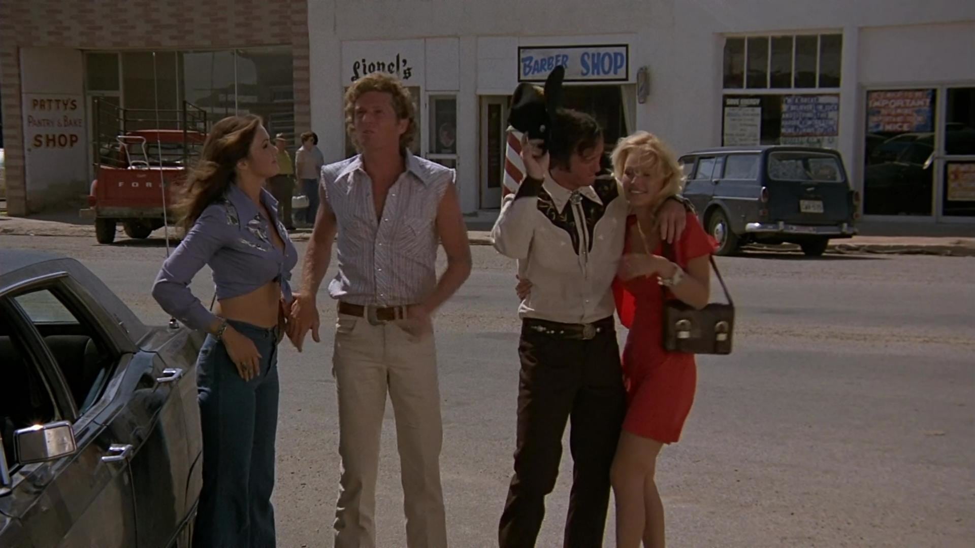 Bobbie Jo and the Outlaw (1976) .