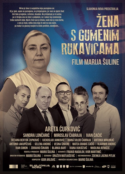 Zena s gumenim rukavicama