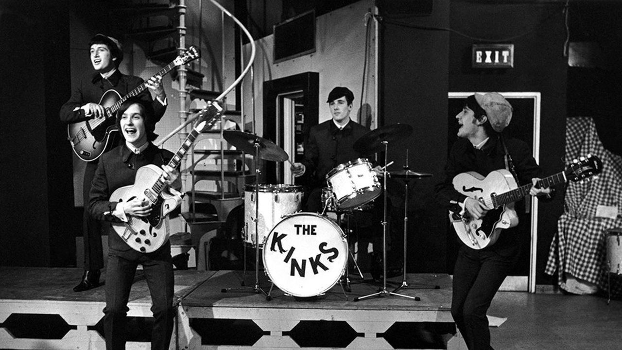 Echoes of a World: The Story of the Kinks Are the Village Green Preservation Society